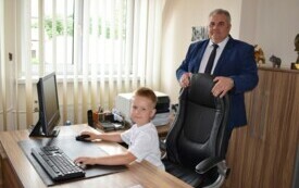 Dzień dziecka w fotelu W&oacute;jta 