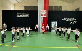 Otwarcie szkoły po remoncie i nowy plac zabaw 15